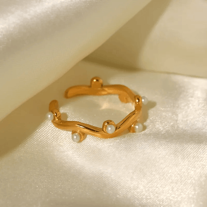 Retro Pearl Gold Ring